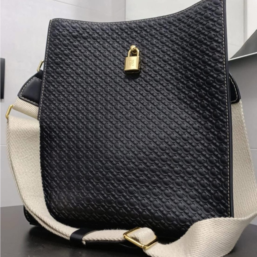Elegant Black and Cream Designer Shoulder Bag Carolina Herrera Crossbody Medium